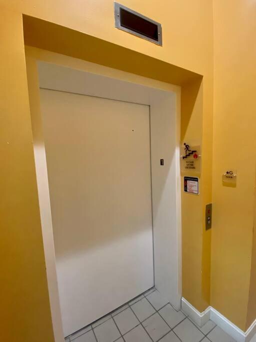Downtown Albany 1 Bed + Workstation @ Maiden Lane Apartment Bagian luar foto